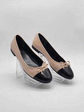 TORY BURCH Cap Toe Ballet Flats Women’s Size 8 Beige Black Bow Round Toe Shoes